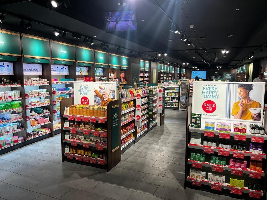 Images Holland & Barrett - Canary Wharf Jubilee