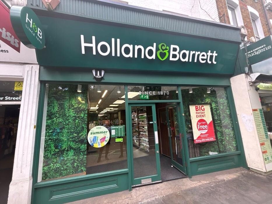 Images Holland & Barrett - Islington