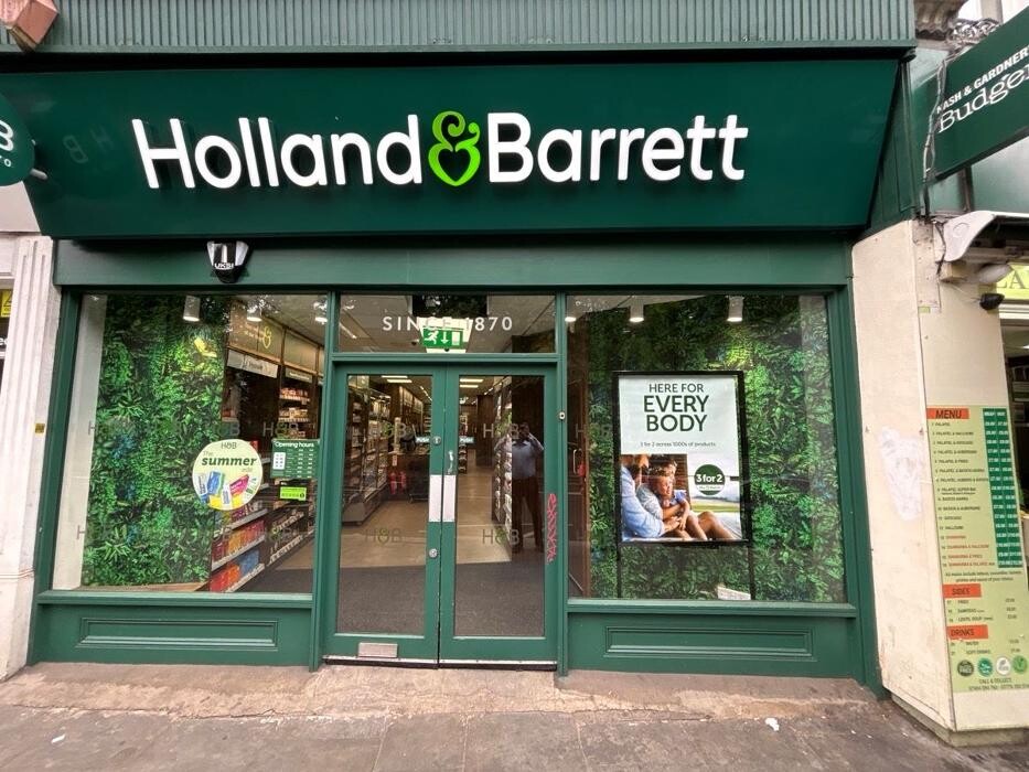 Images Holland & Barrett - Islington