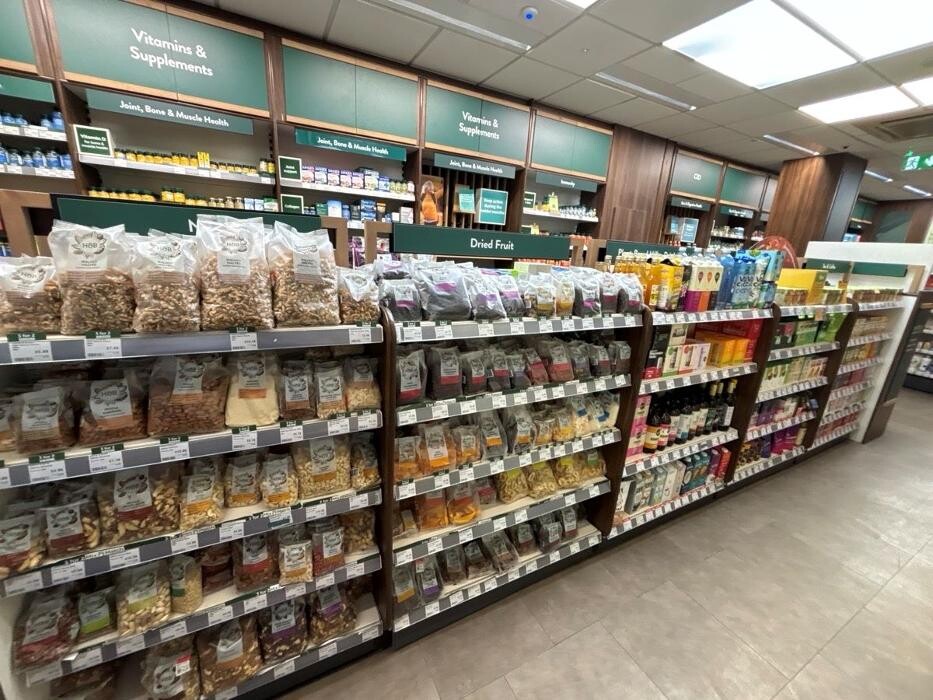 Images Holland & Barrett - Islington