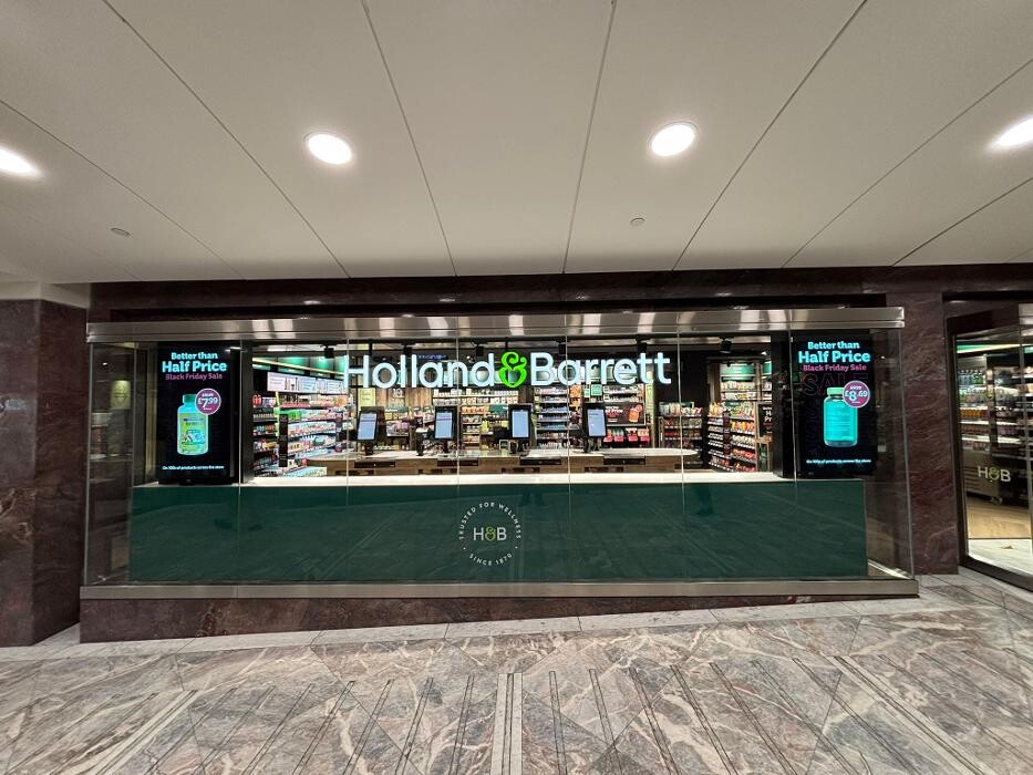 Images Holland & Barrett - Canary Wharf
