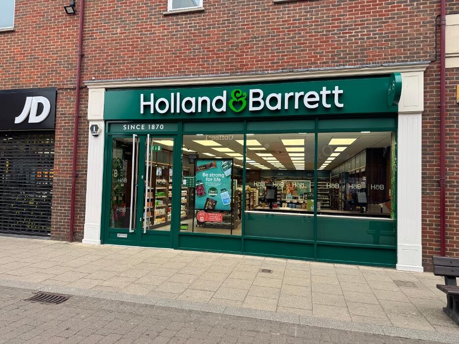 Images Holland & Barrett - Chesterfield