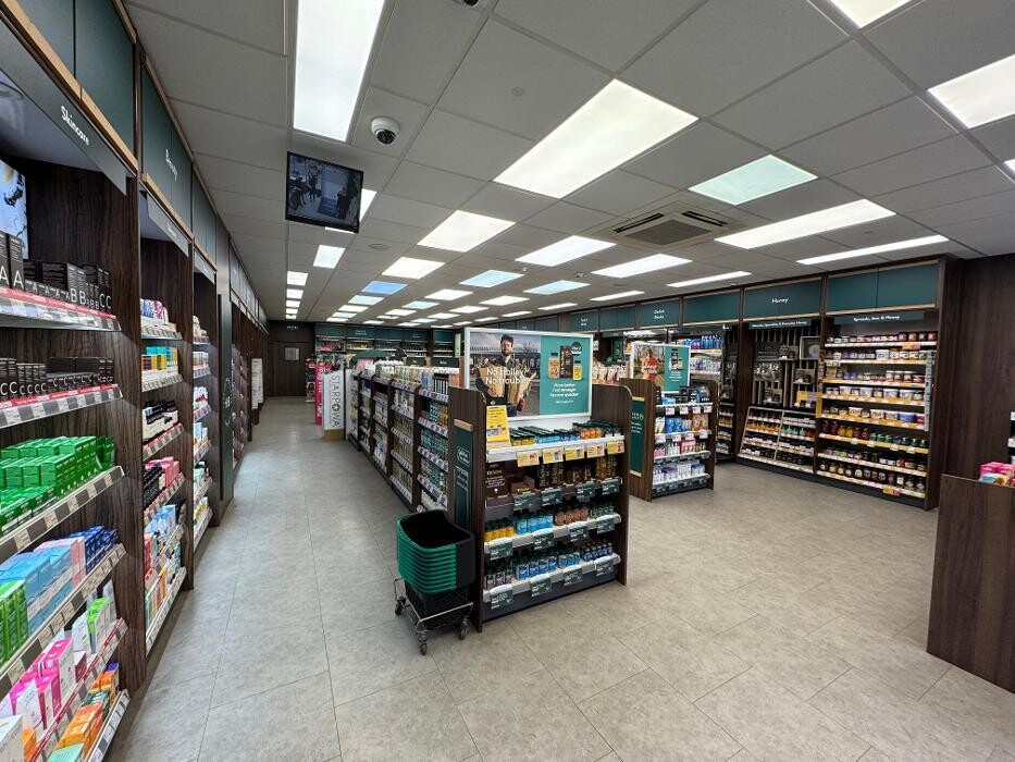 Images Holland & Barrett - Chesterfield