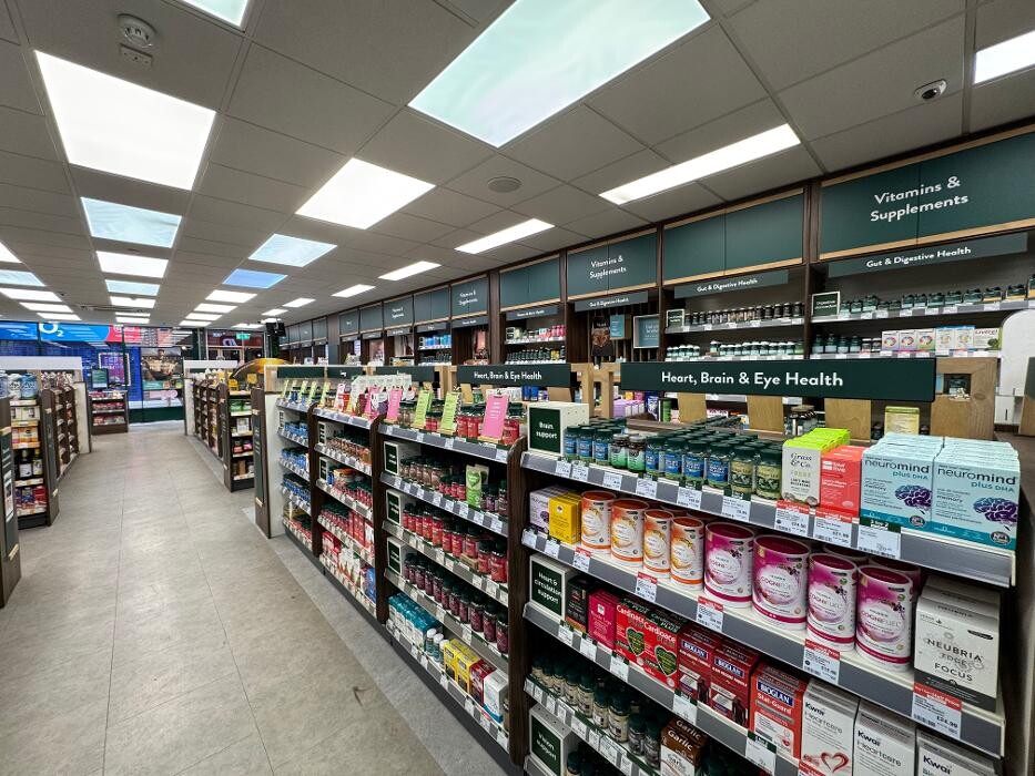 Images Holland & Barrett - Chesterfield