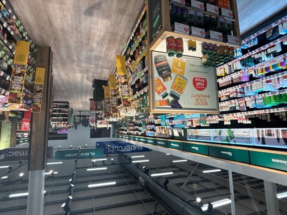 Images Holland & Barrett - Bradford Tesco