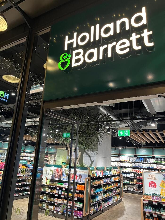 Images Holland & Barrett - Battersea