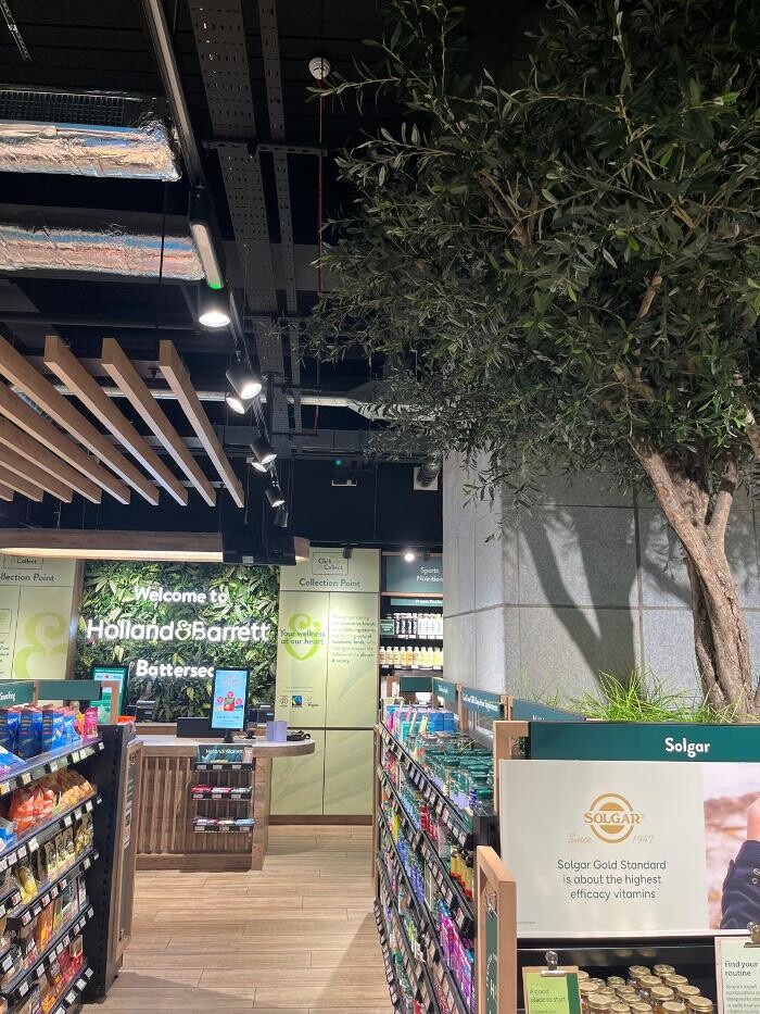 Images Holland & Barrett - Battersea