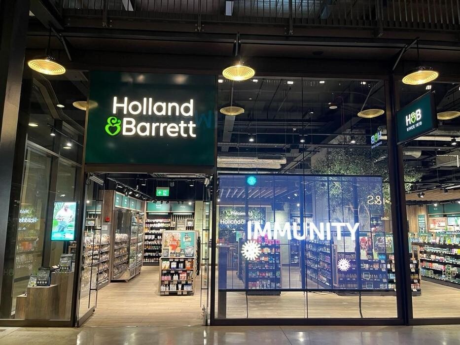 Images Holland & Barrett - Battersea