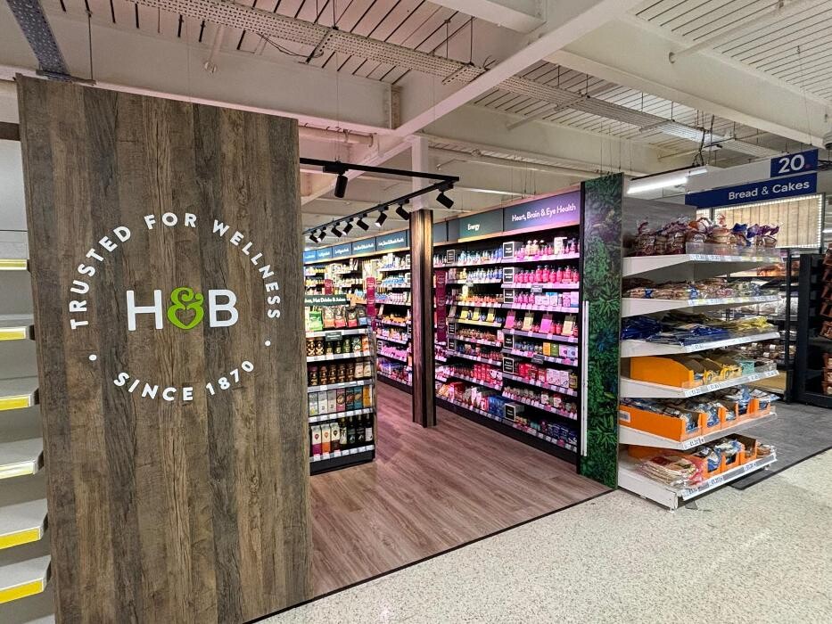 Images Holland & Barrett - Hucknall Tesco