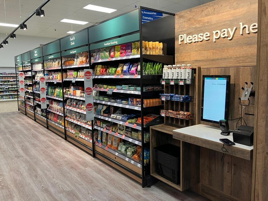 Images Holland & Barrett - Stevenage Tesco