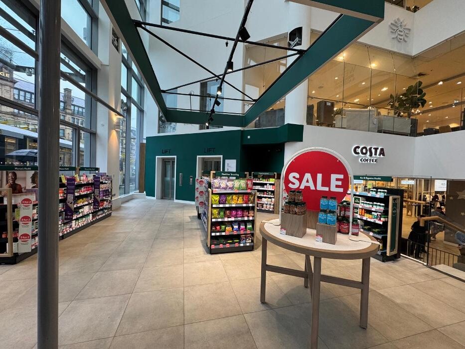 Images Holland & Barrett - Manchester Arndale Next