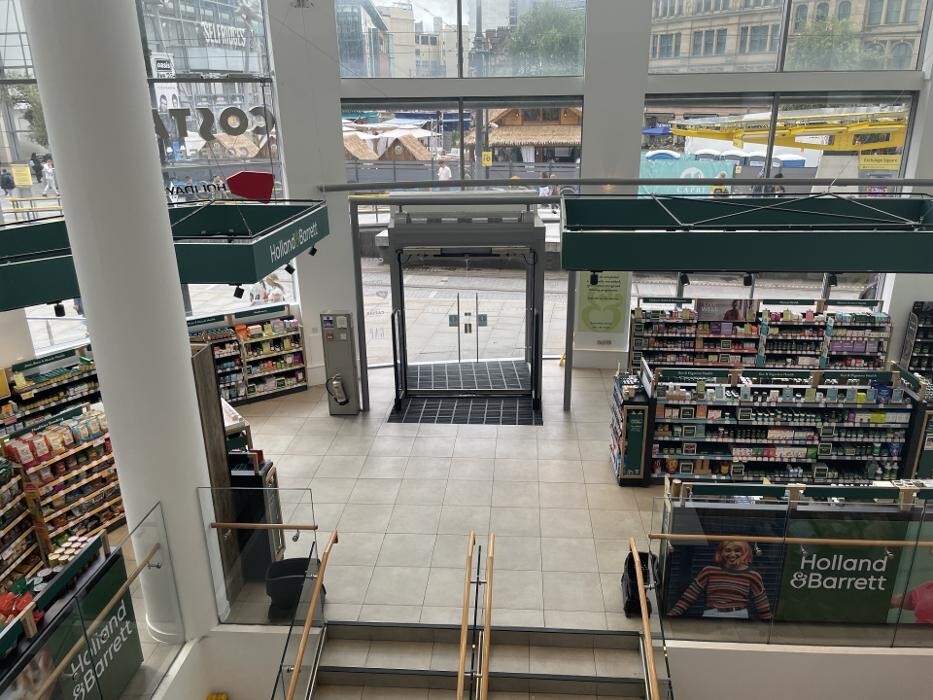 Images Holland & Barrett - Manchester Arndale Next