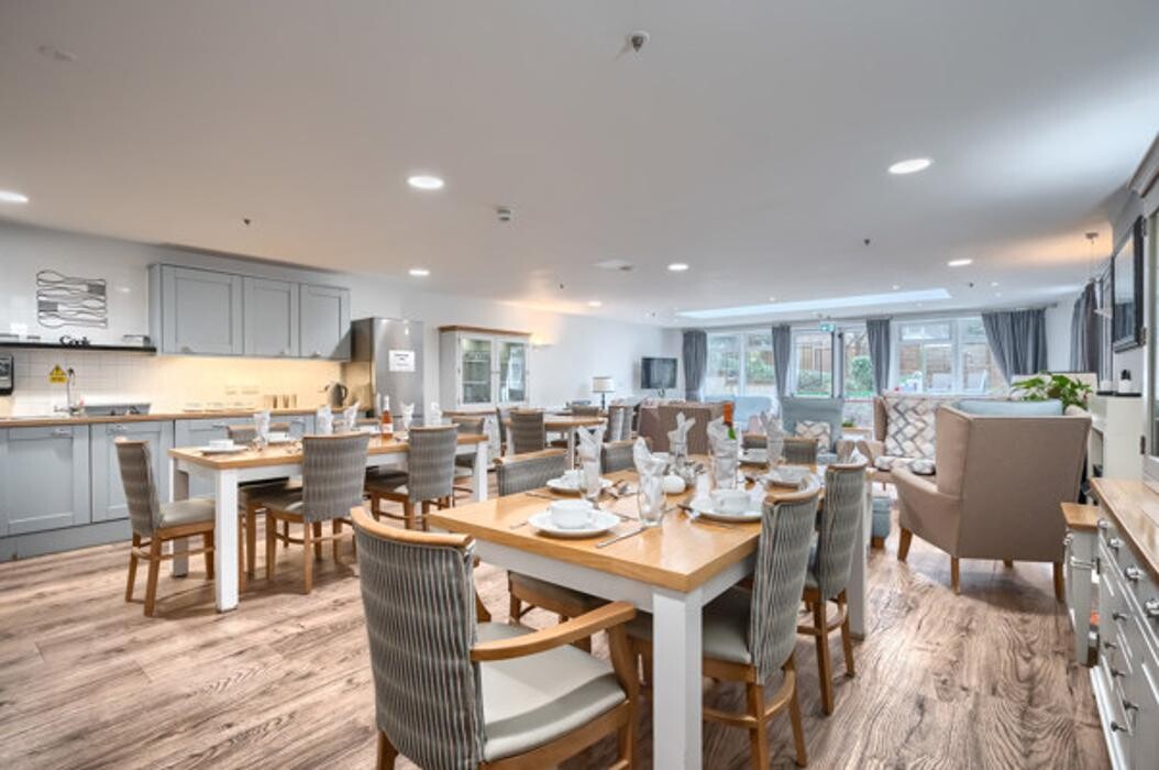 Images Abbeyfield, Hale Court