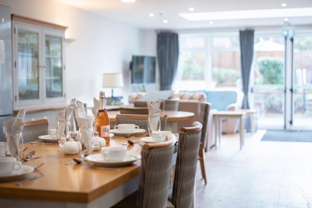 Images Abbeyfield, Hale Court