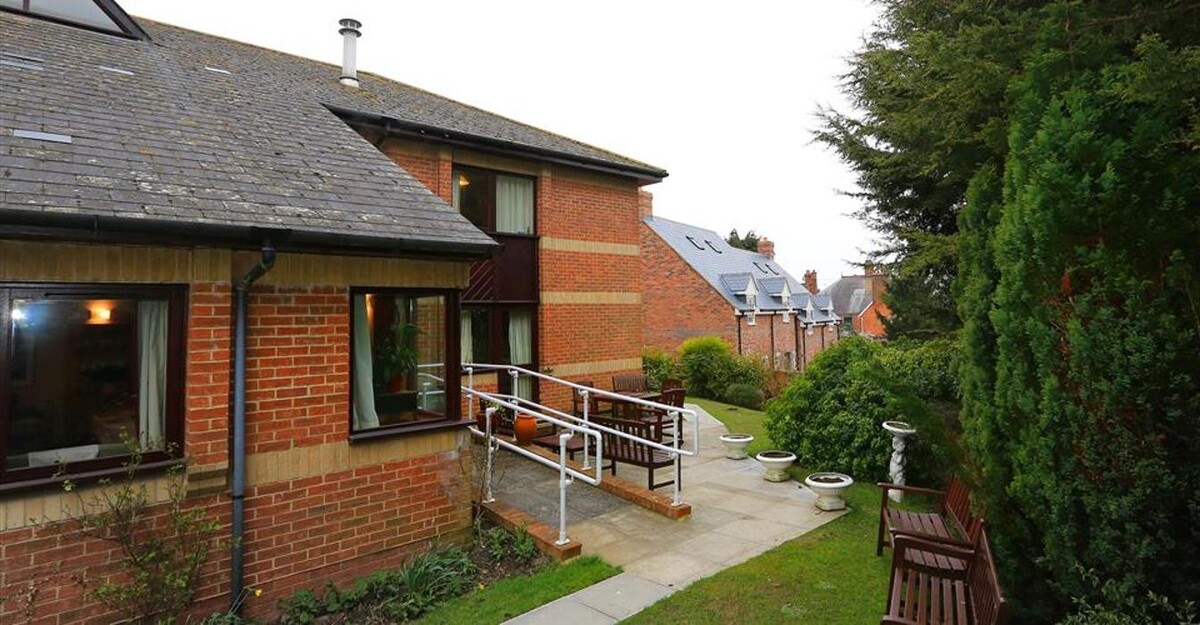 Images Abbeyfield House, Westbury