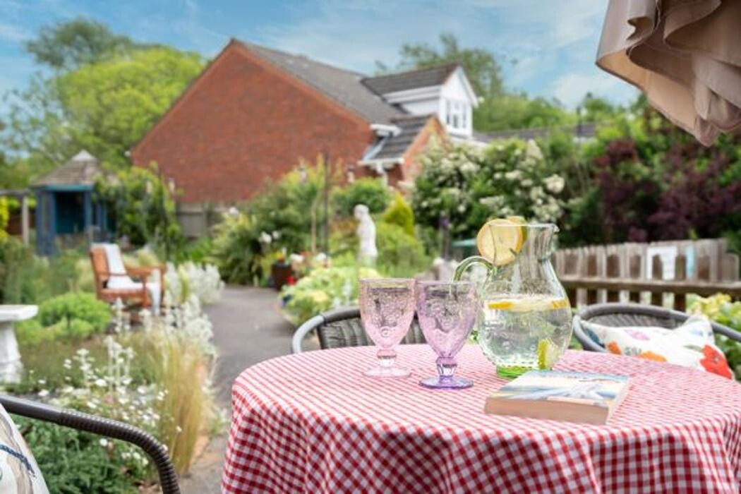 Images Abbeyfield, Holloway House