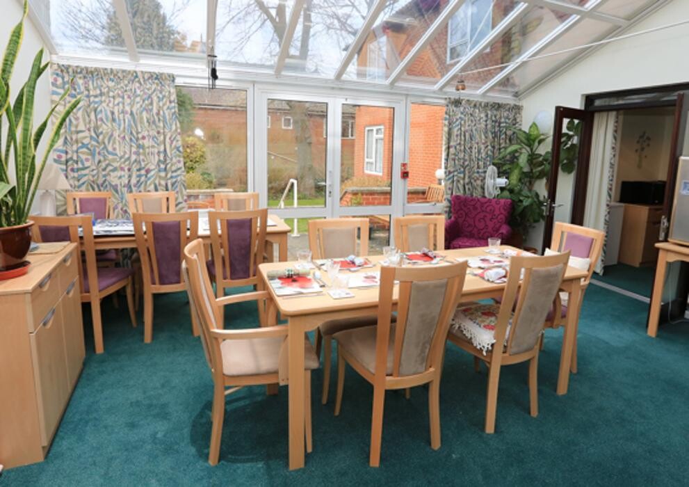 Images Abbeyfield, MacGregor House