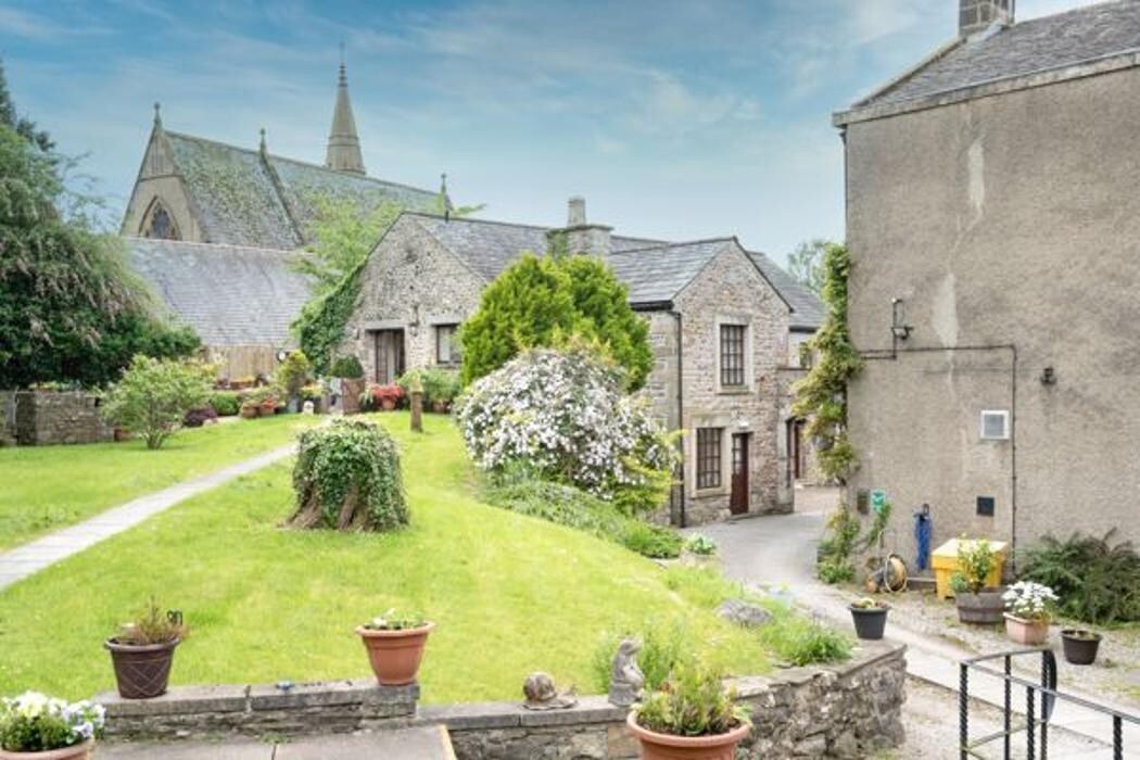 Images Bolton Lodge and Proctor House