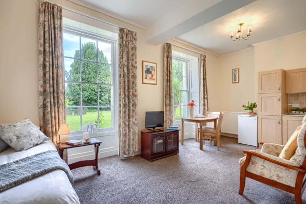 Images Bolton Lodge and Proctor House