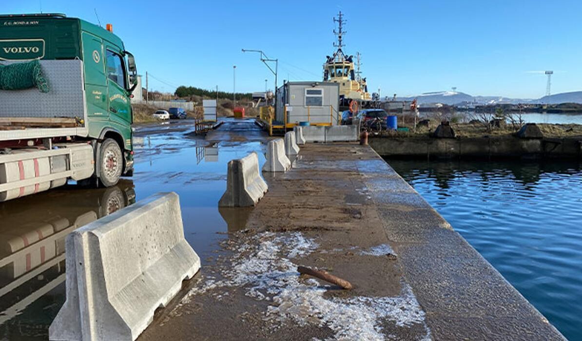 Images Cemex Swansea Sand Wharf