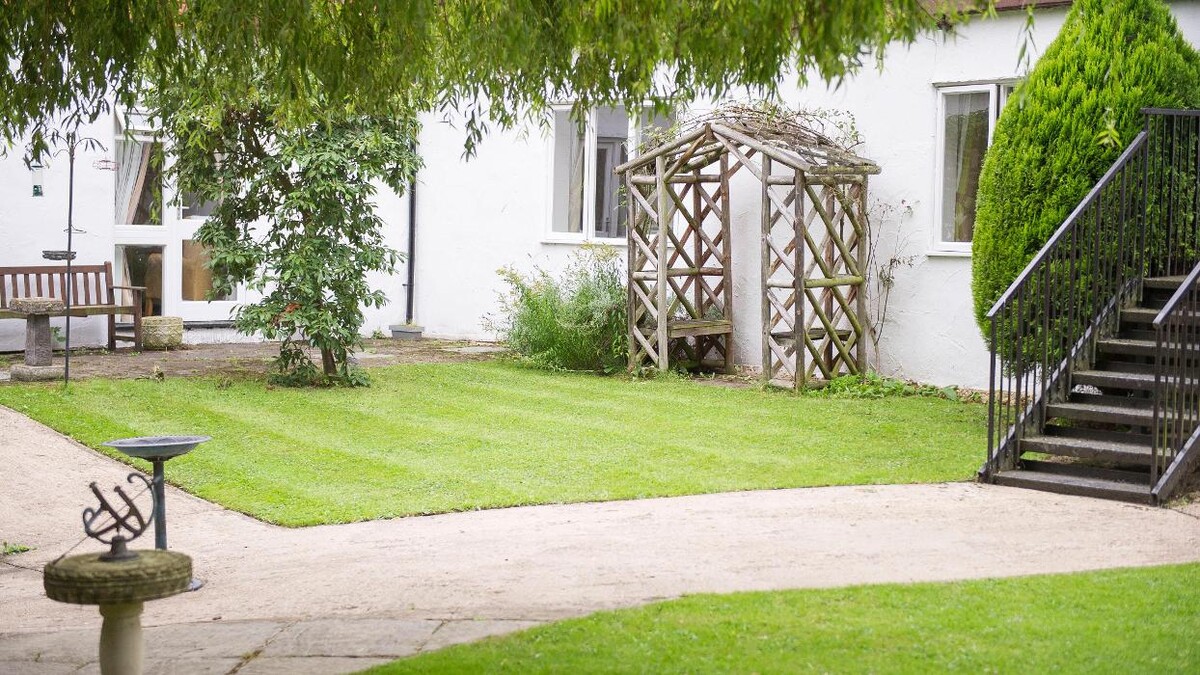 Images Clare House Care Home - Bupa