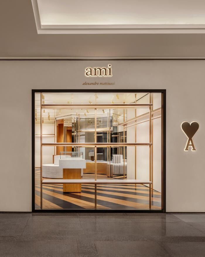 Images AMI Paris - Hongkong Harbour City