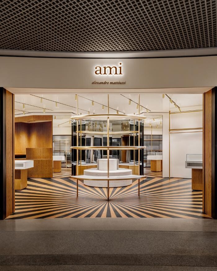 Images AMI Paris - Hongkong Harbour City