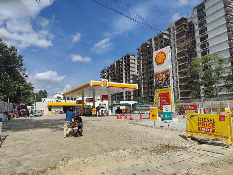 Images Shell Recharge Charging Station