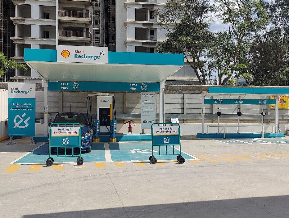 Images Shell Recharge Charging Station