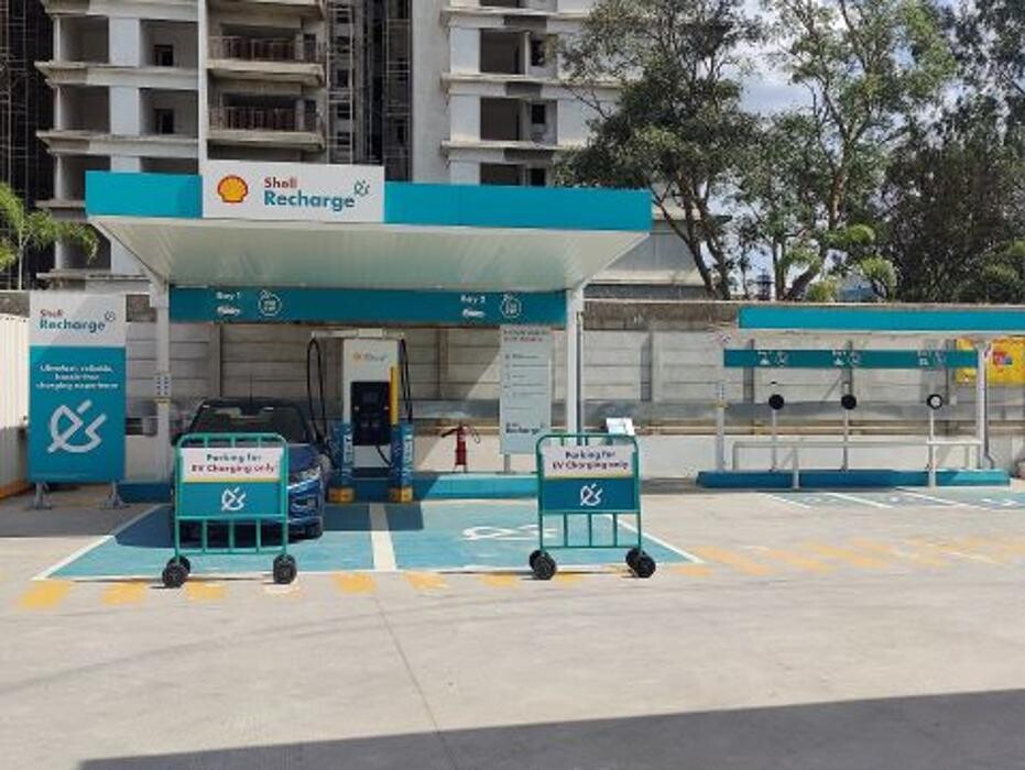 Images Shell Recharge Charging Station