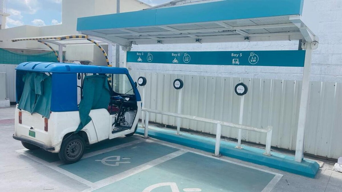 Images Shell Recharge Charging Station