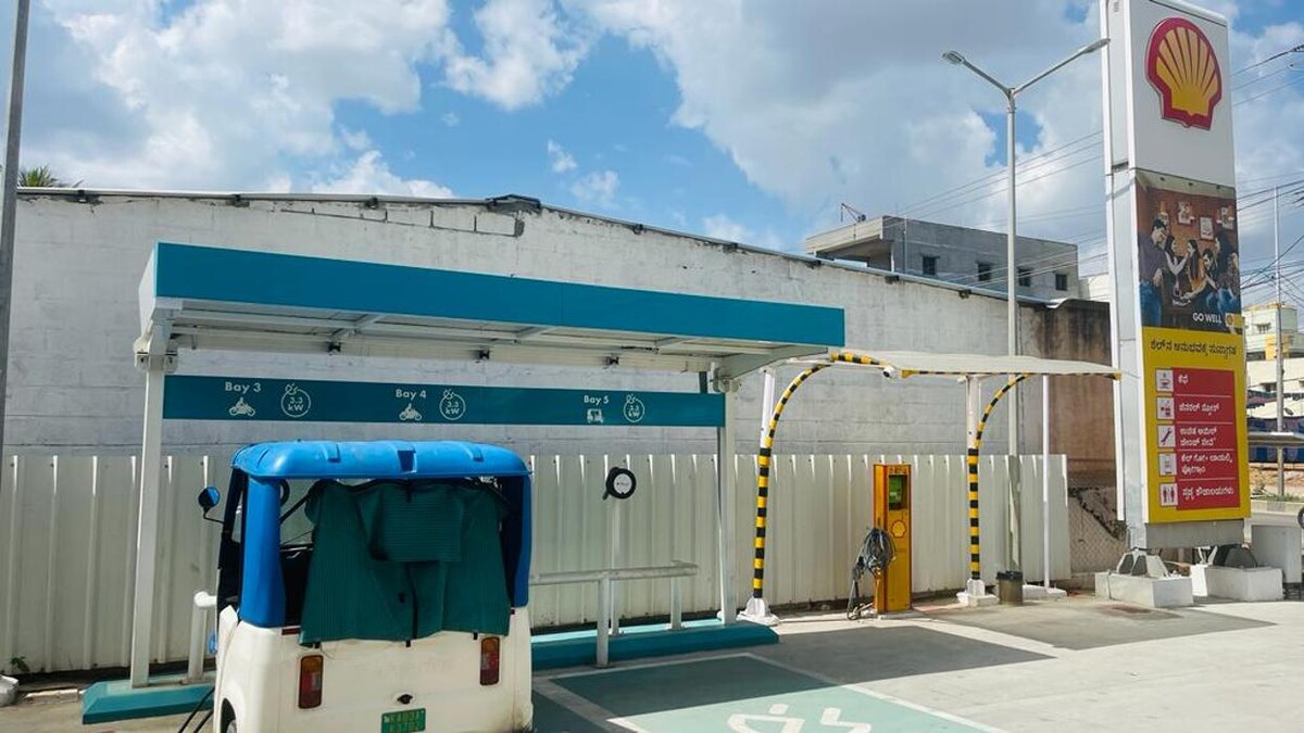 Images Shell Recharge Charging Station