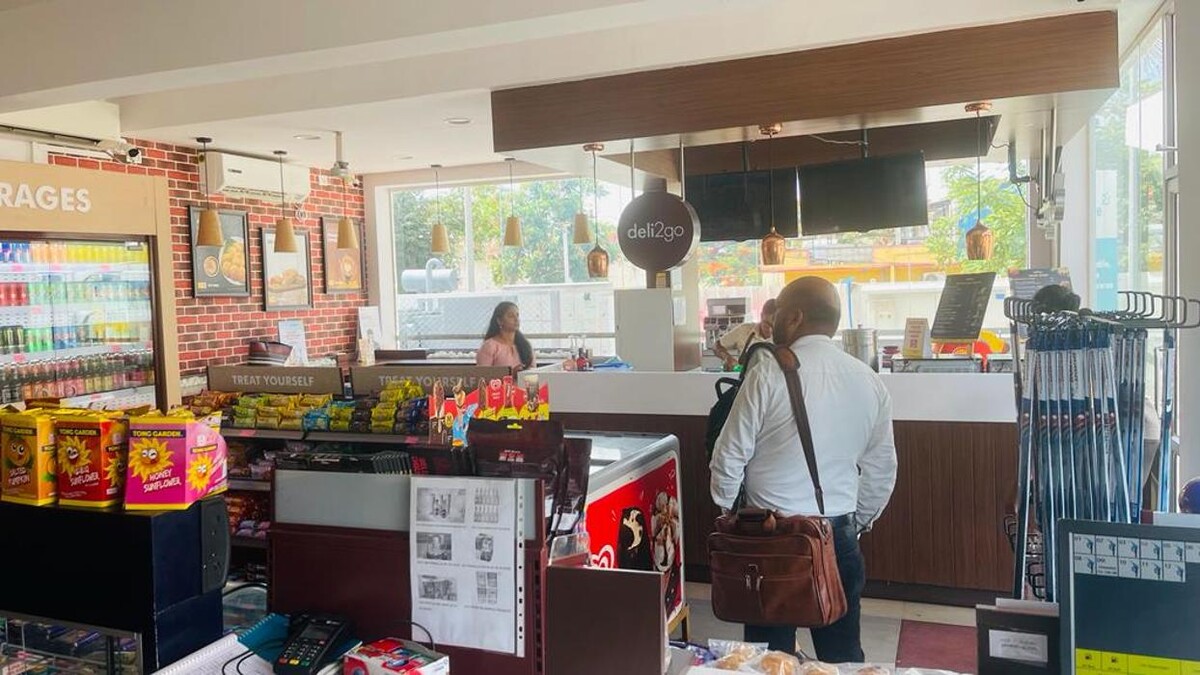 Images Shell Recharge Charging Station