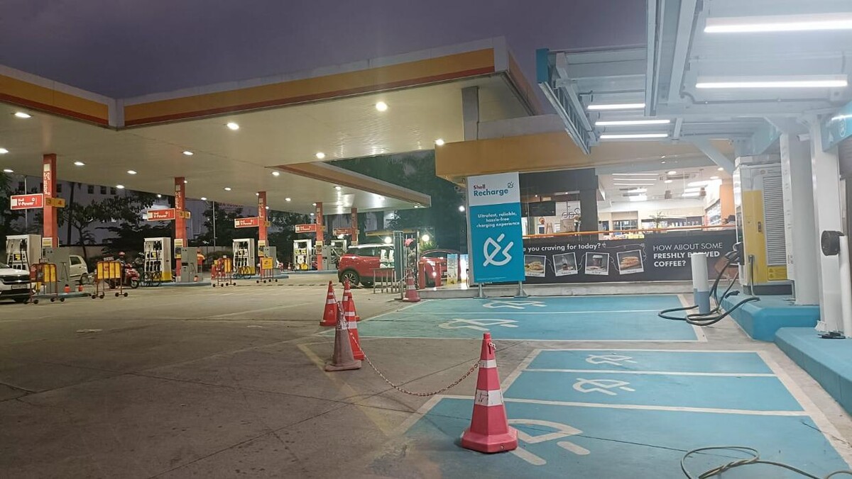 Images Shell Recharge Charging Station