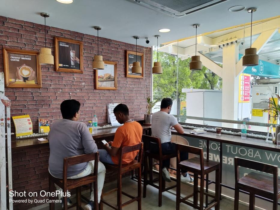 Images Shell Recharge Charging Station