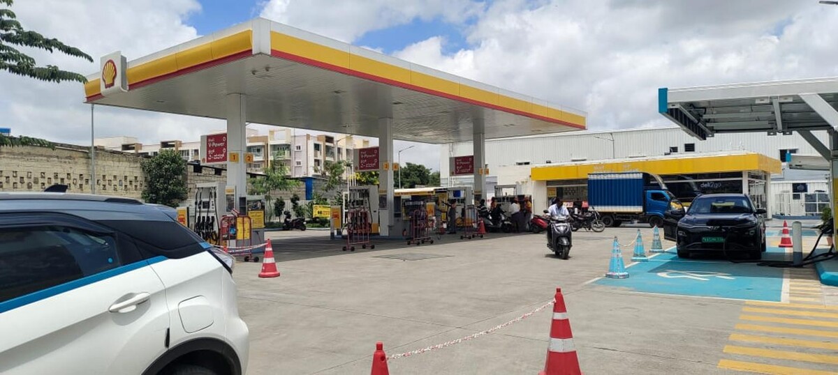 Images Shell Recharge Charging Station