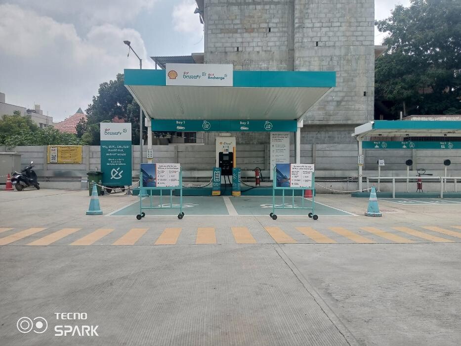 Images Shell Recharge Charging Station