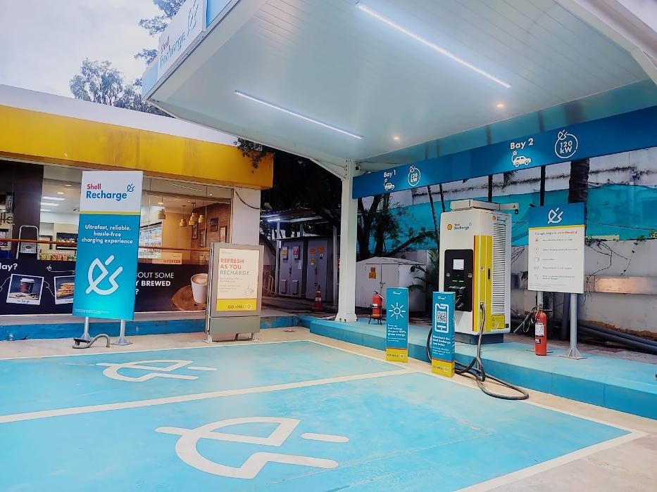 Images Shell Recharge Charging Station