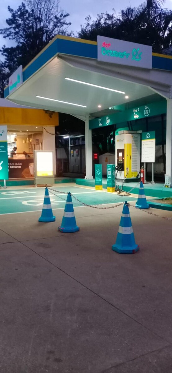 Images Shell Recharge Charging Station