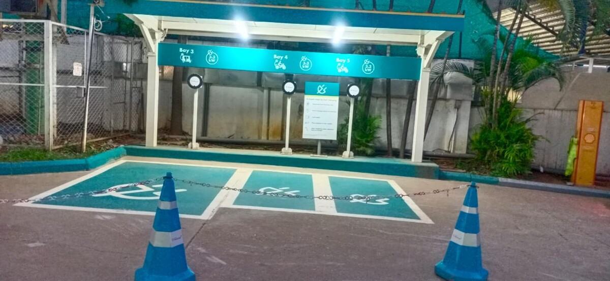 Images Shell Recharge Charging Station