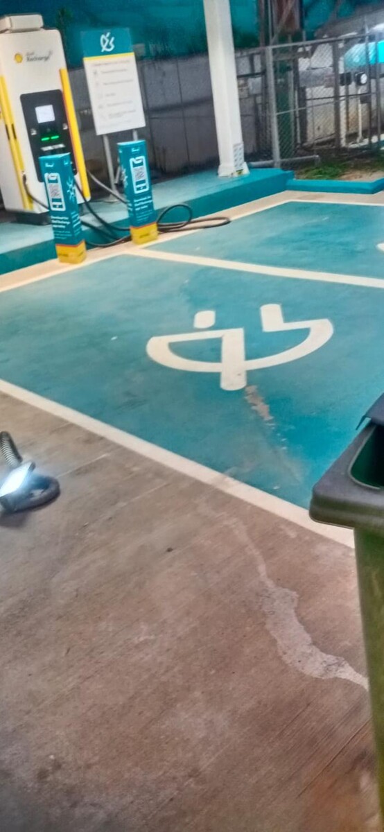 Images Shell Recharge Charging Station