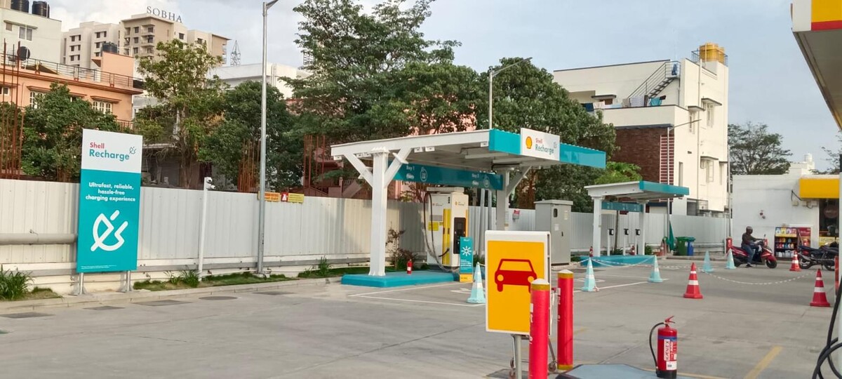 Images Shell Recharge Charging Station