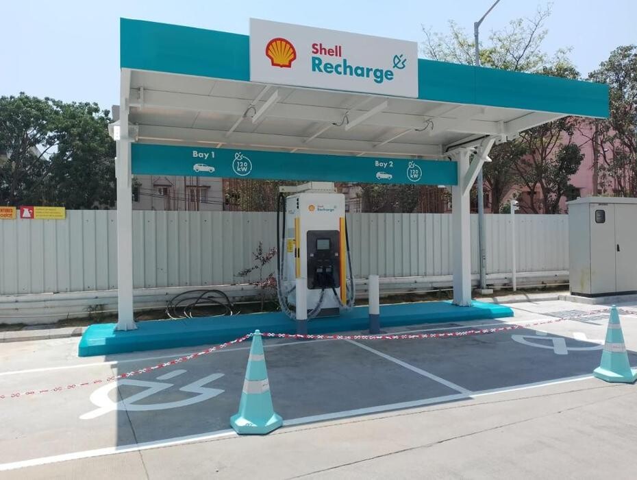 Images Shell Recharge Charging Station