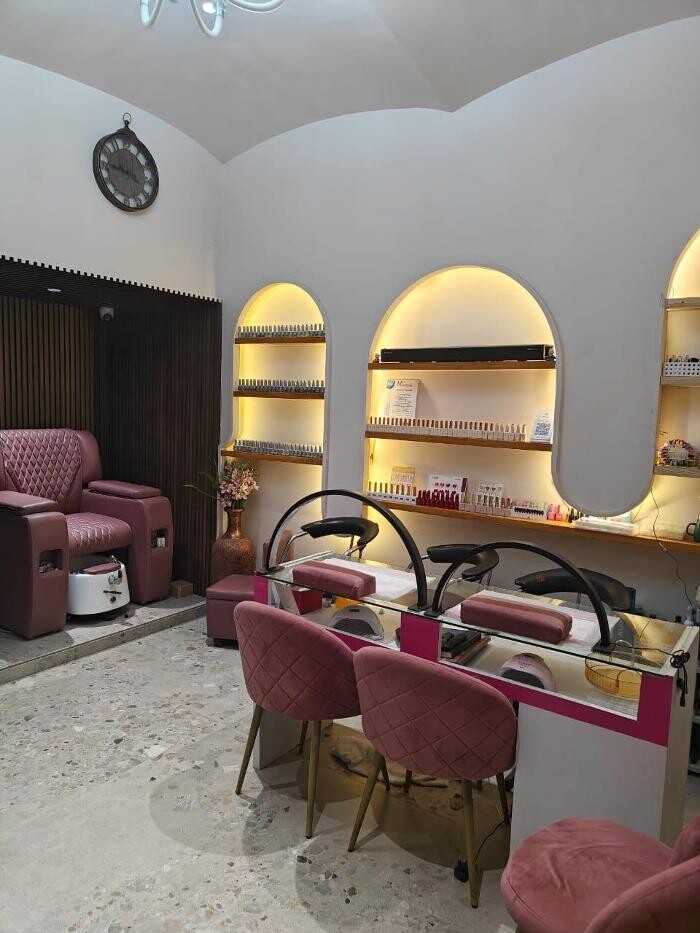 Images Avalon Nail Studio Nail Extension in Chandigarh Eyelashes Extension Nail Art