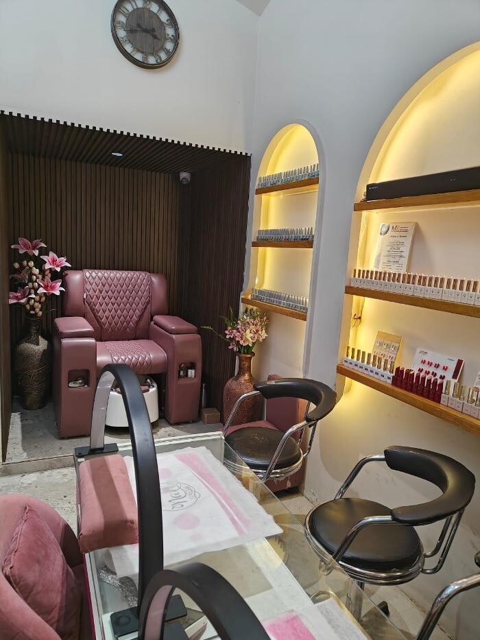 Images Avalon Nail Studio Nail Extension in Chandigarh Eyelashes Extension Nail Art