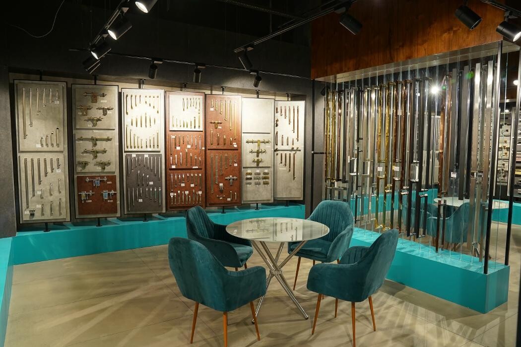 Images SHP Hardware Studio