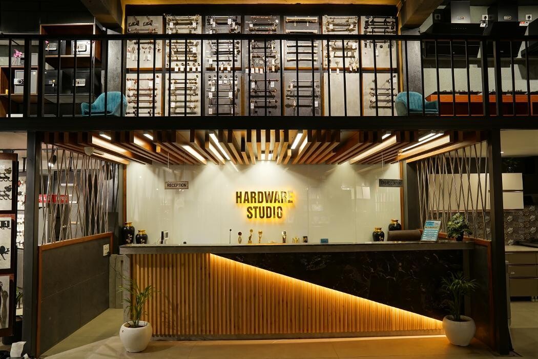 Images SHP Hardware Studio