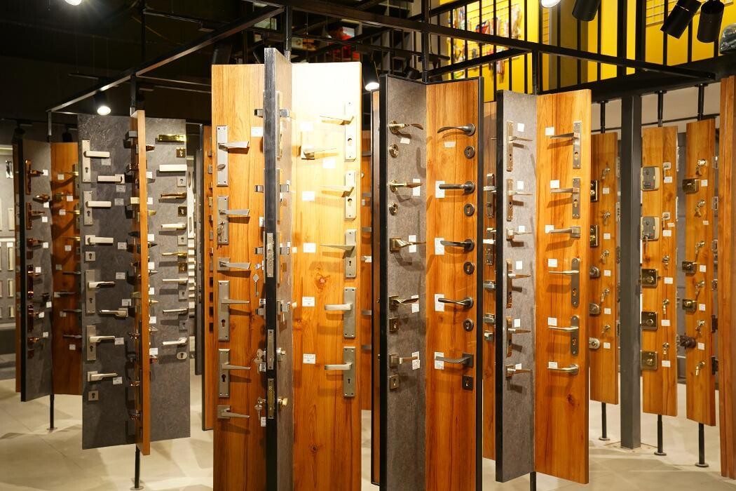 Images SHP Hardware Studio