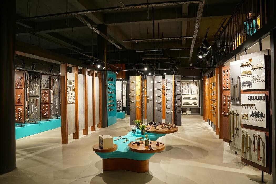 Images SHP Hardware Studio