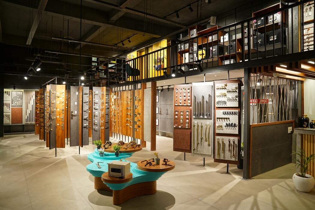 Images SHP Hardware Studio